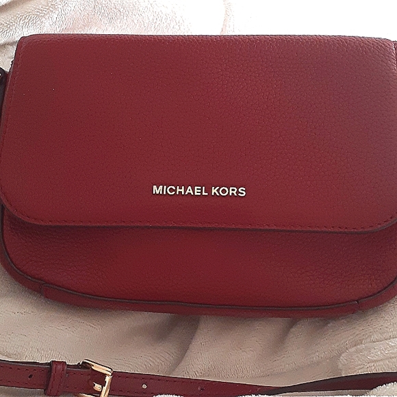MICHAEL KORS.  MAROON LEATHER CROSSBODY NWOT - Picture 1 of 11
